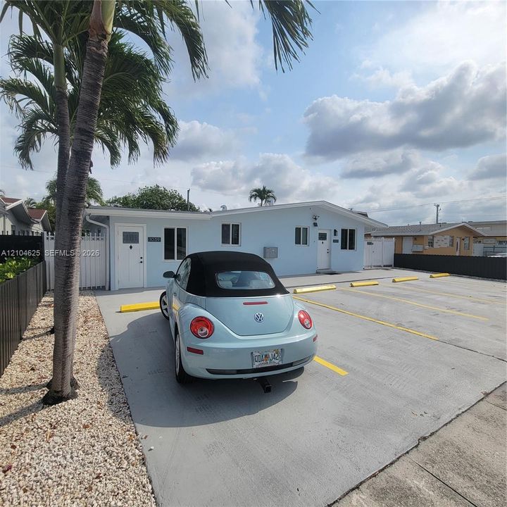 For Rent: $2,300 (2 beds, 2 baths, 0 Square Feet)