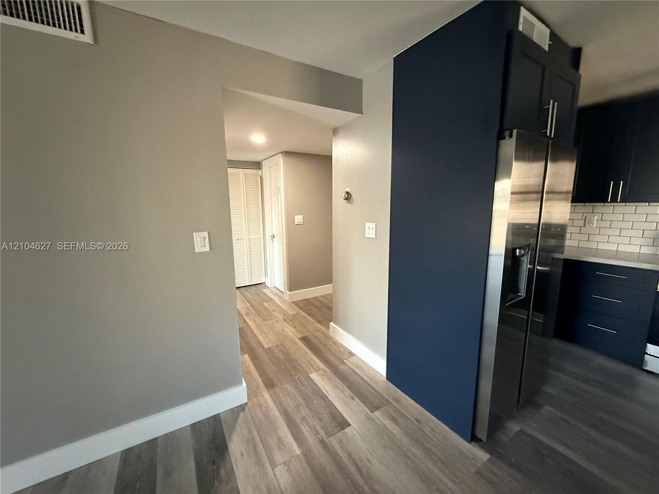 В аренду: $2,350 (1 спален, 1 ванн, 715 Квадратных фут)