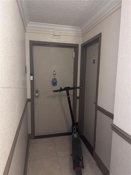 For Sale: $236,000 (2 beds, 2 baths, 895 Square Feet)