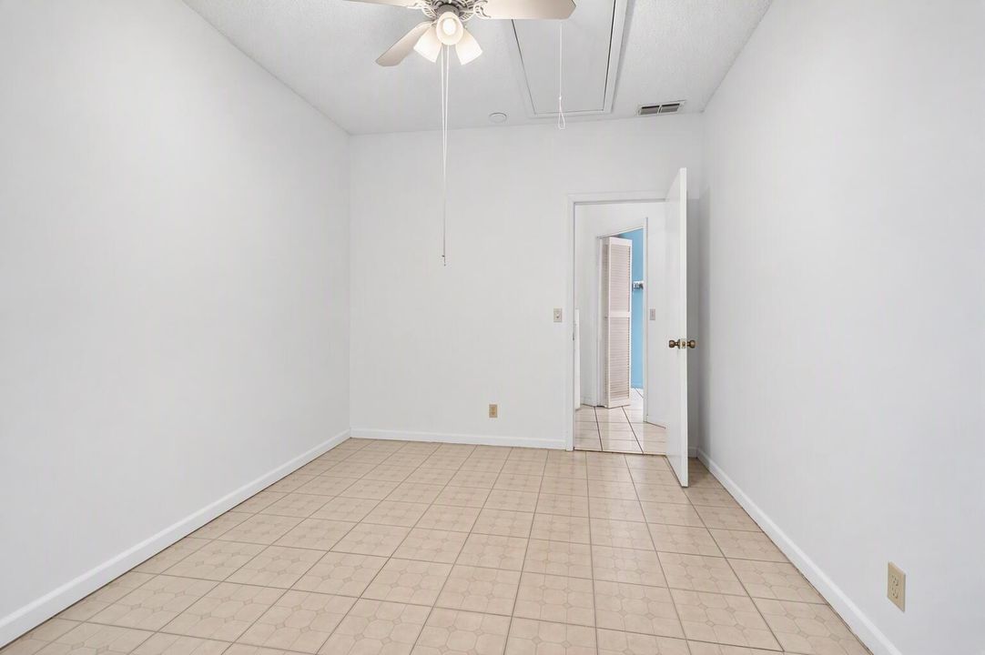 Bedroom 3/ Flexroom/ Converted Garage