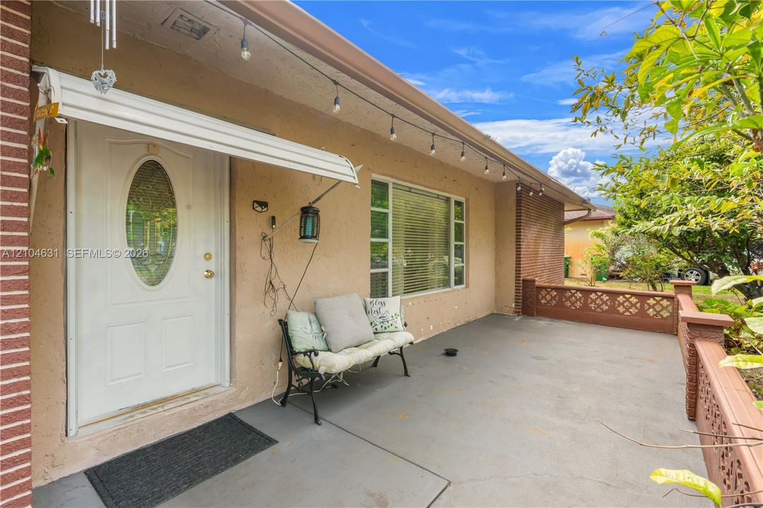For Sale: $399,900 (2 beds, 2 baths, 1654 Square Feet)