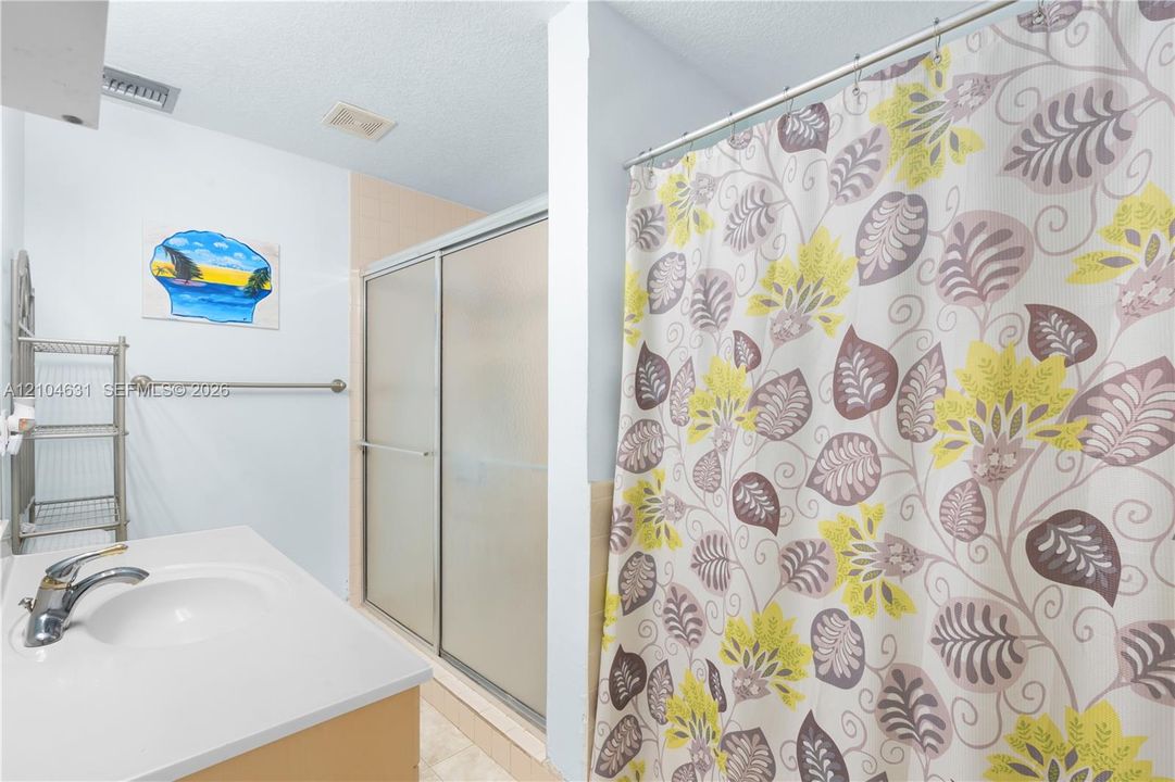 For Sale: $399,900 (2 beds, 2 baths, 1654 Square Feet)