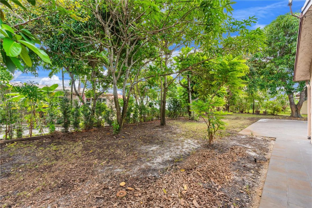 For Sale: $399,900 (2 beds, 2 baths, 1654 Square Feet)