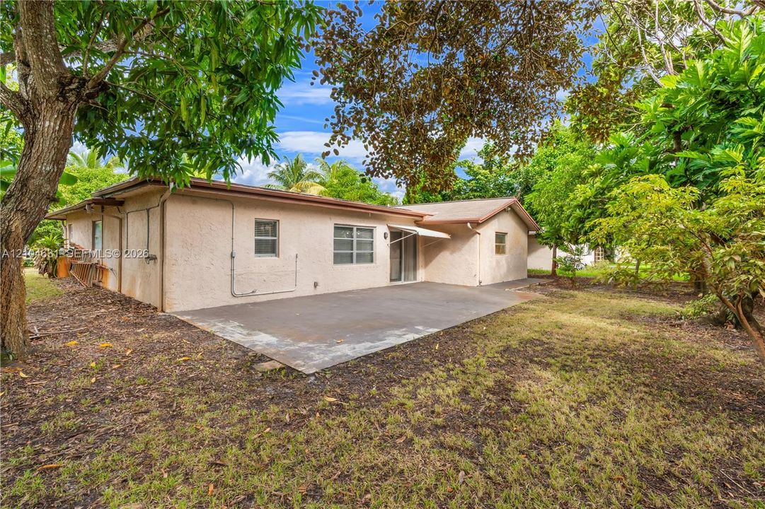 For Sale: $399,900 (2 beds, 2 baths, 1654 Square Feet)