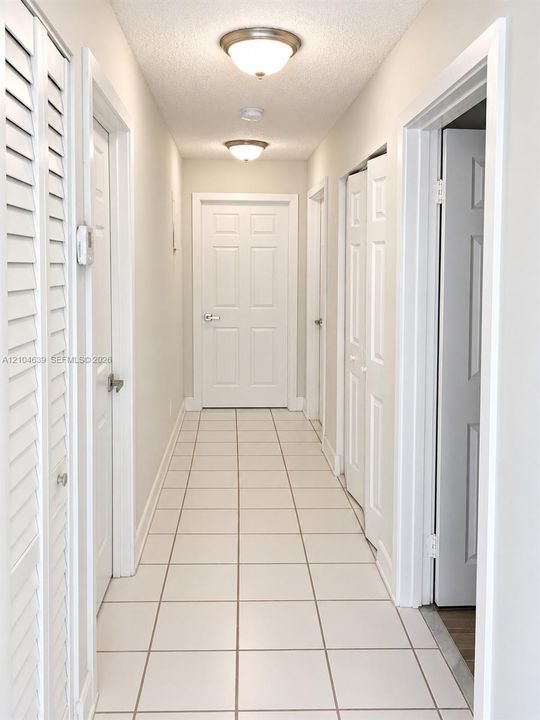 For Rent: $3,000 (3 beds, 2 baths, 1369 Square Feet)