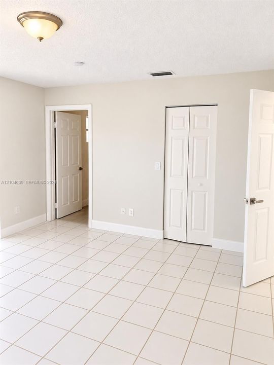 For Rent: $3,000 (3 beds, 2 baths, 1369 Square Feet)