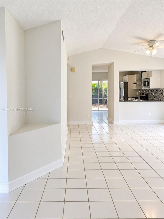 For Rent: $3,000 (3 beds, 2 baths, 1369 Square Feet)