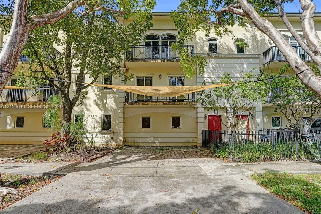 For Sale: $899,990 (2 beds, 2 baths, 1243 Square Feet)