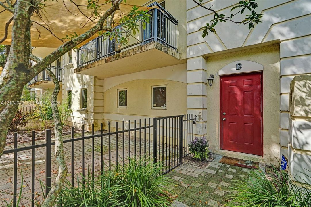 For Sale: $899,990 (2 beds, 2 baths, 1243 Square Feet)
