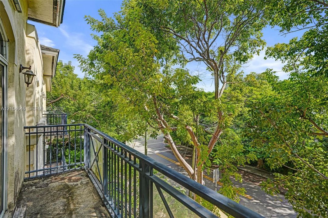 For Sale: $899,990 (2 beds, 2 baths, 1243 Square Feet)