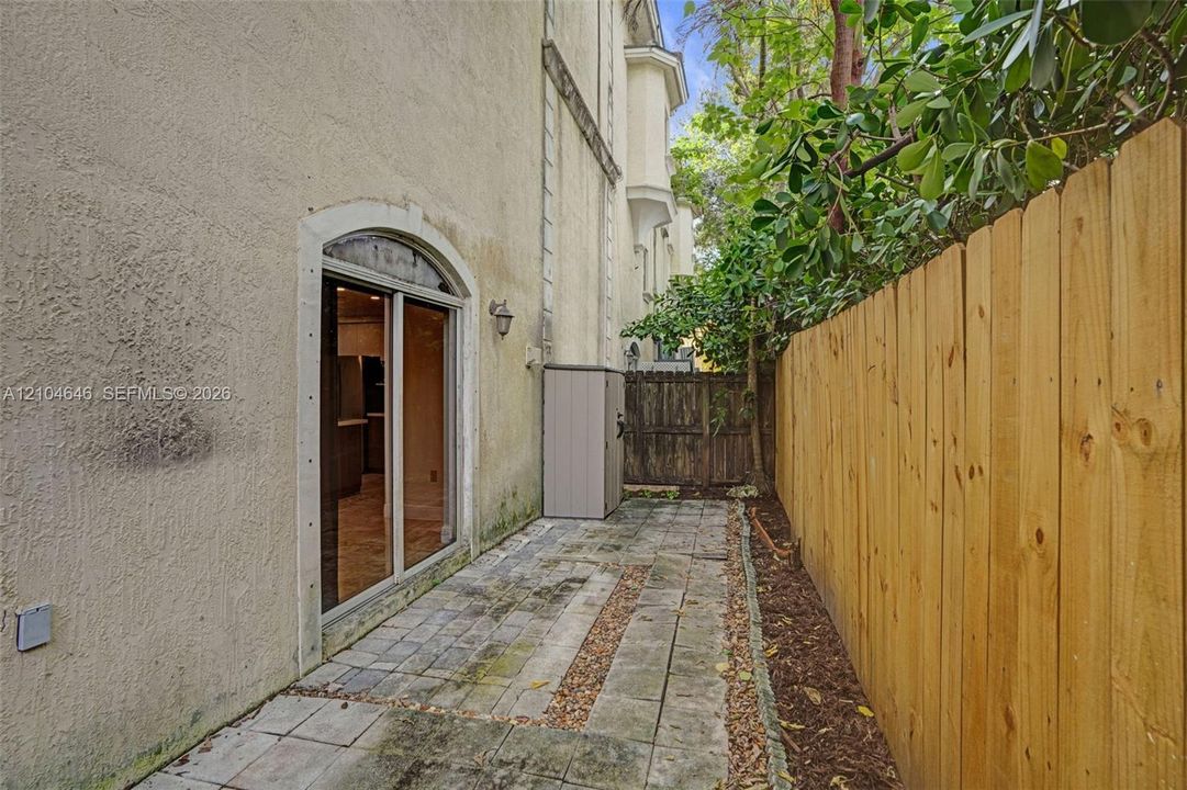 For Sale: $899,990 (2 beds, 2 baths, 1243 Square Feet)