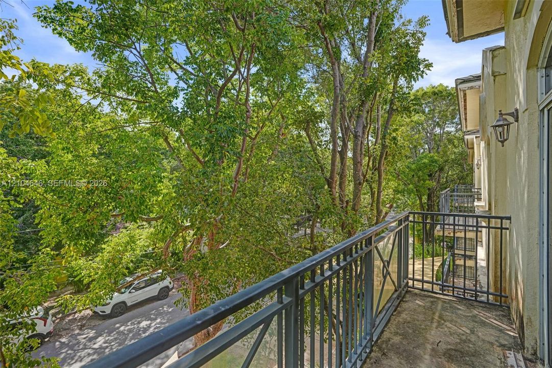 For Sale: $899,990 (2 beds, 2 baths, 1243 Square Feet)