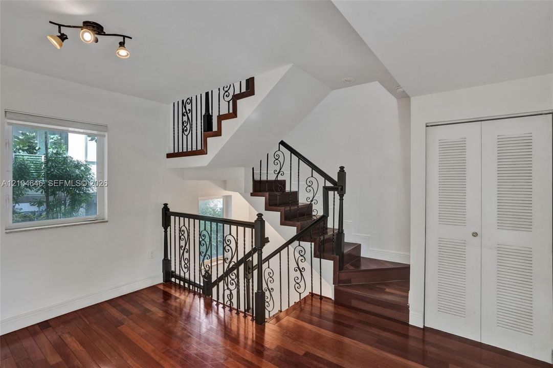 For Sale: $899,990 (2 beds, 2 baths, 1243 Square Feet)