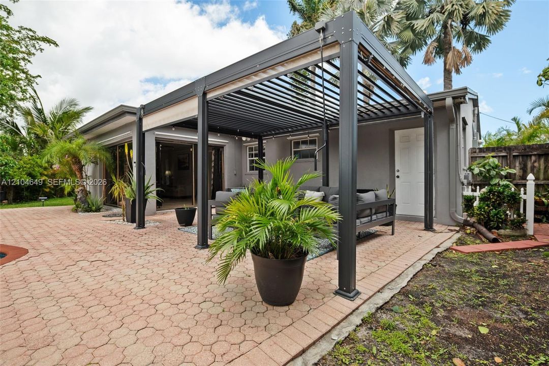 En Venta: $650,000 (3 camas, 2 baños, 1408 Pies cuadrados)