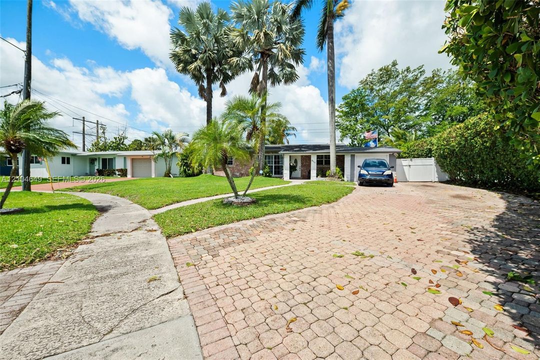 En Venta: $650,000 (3 camas, 2 baños, 1408 Pies cuadrados)