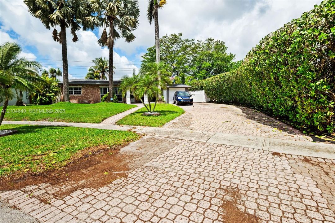 En Venta: $650,000 (3 camas, 2 baños, 1408 Pies cuadrados)