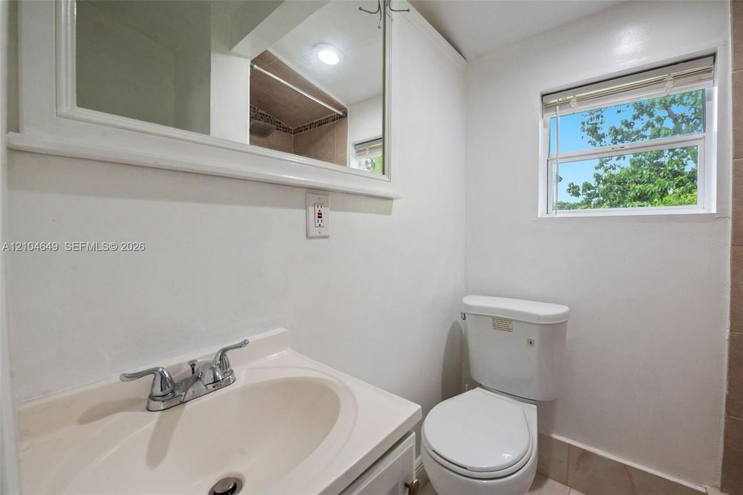 En Venta: $650,000 (3 camas, 2 baños, 1408 Pies cuadrados)