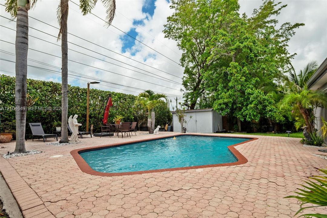 En Venta: $650,000 (3 camas, 2 baños, 1408 Pies cuadrados)