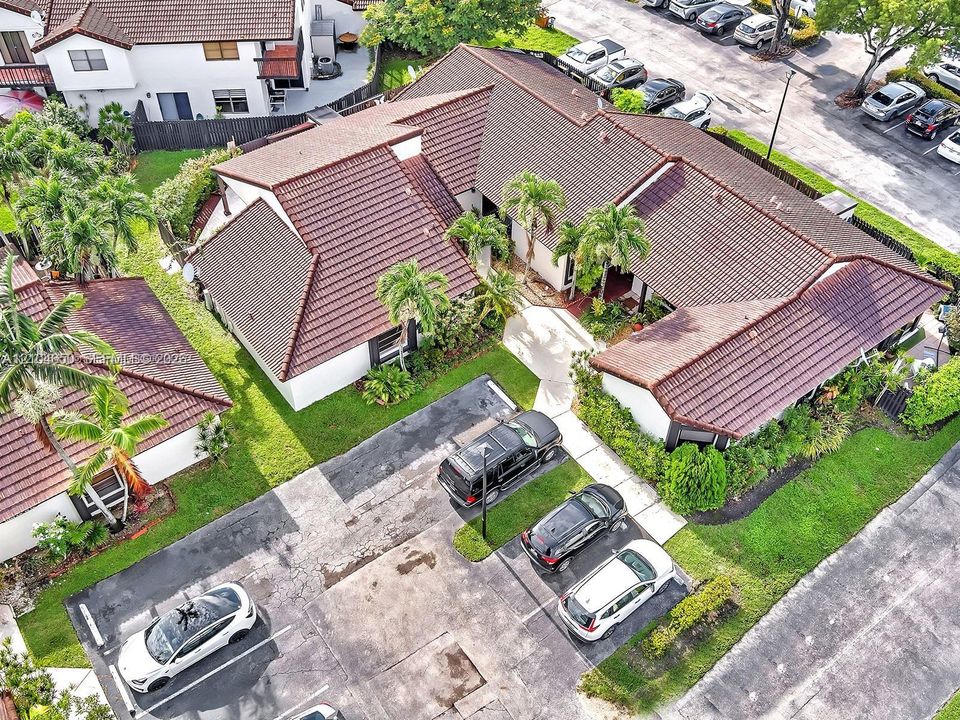 For Rent: $2,750 (2 beds, 2 baths, 940 Square Feet)