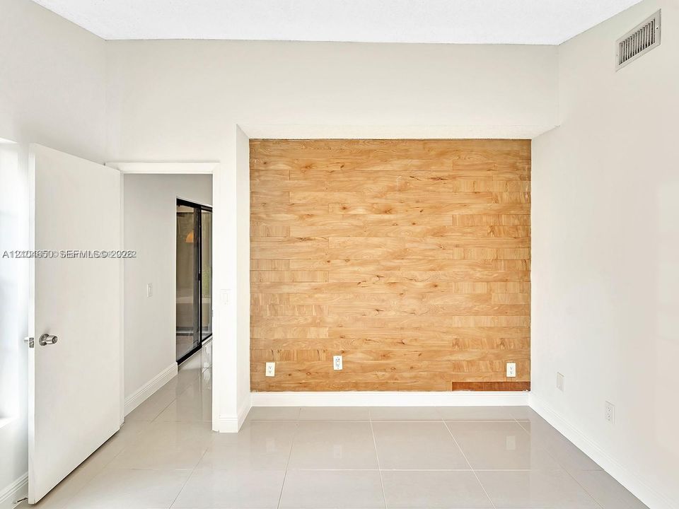 For Rent: $2,750 (2 beds, 2 baths, 940 Square Feet)