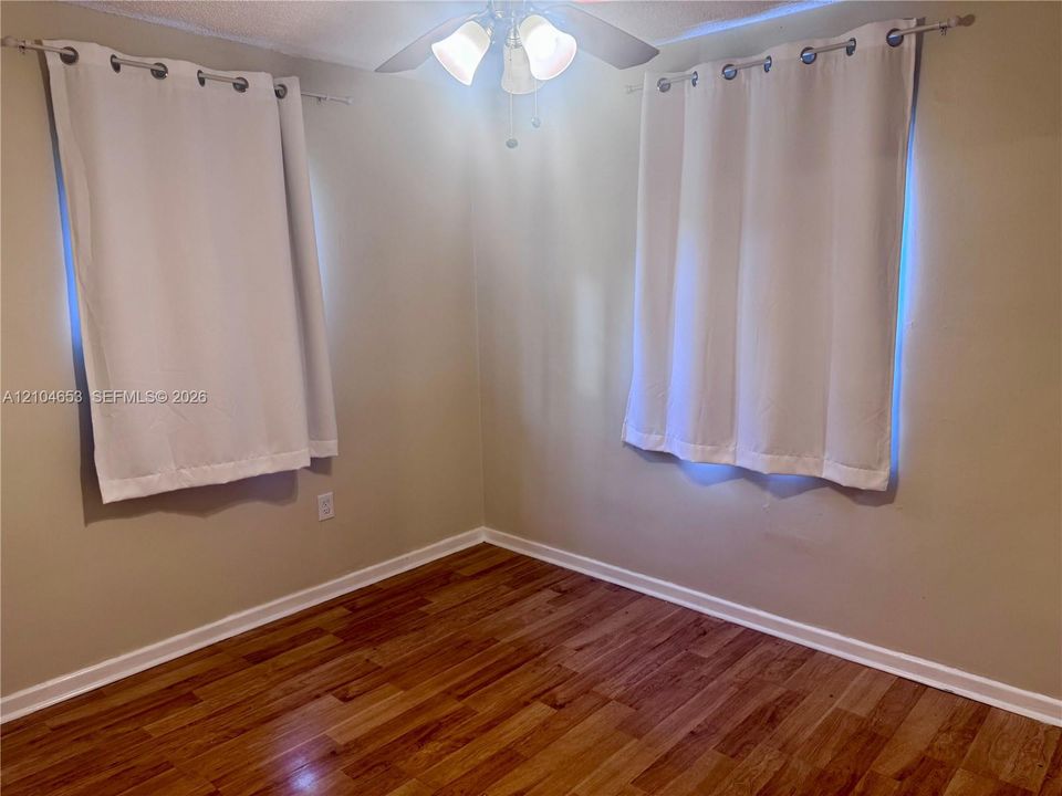 В аренду: $2,800 (2 спален, 2 ванн, 1280 Квадратных фут)