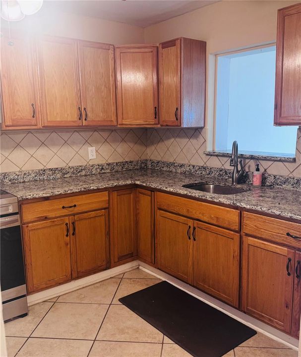 В аренду: $2,800 (2 спален, 2 ванн, 1280 Квадратных фут)