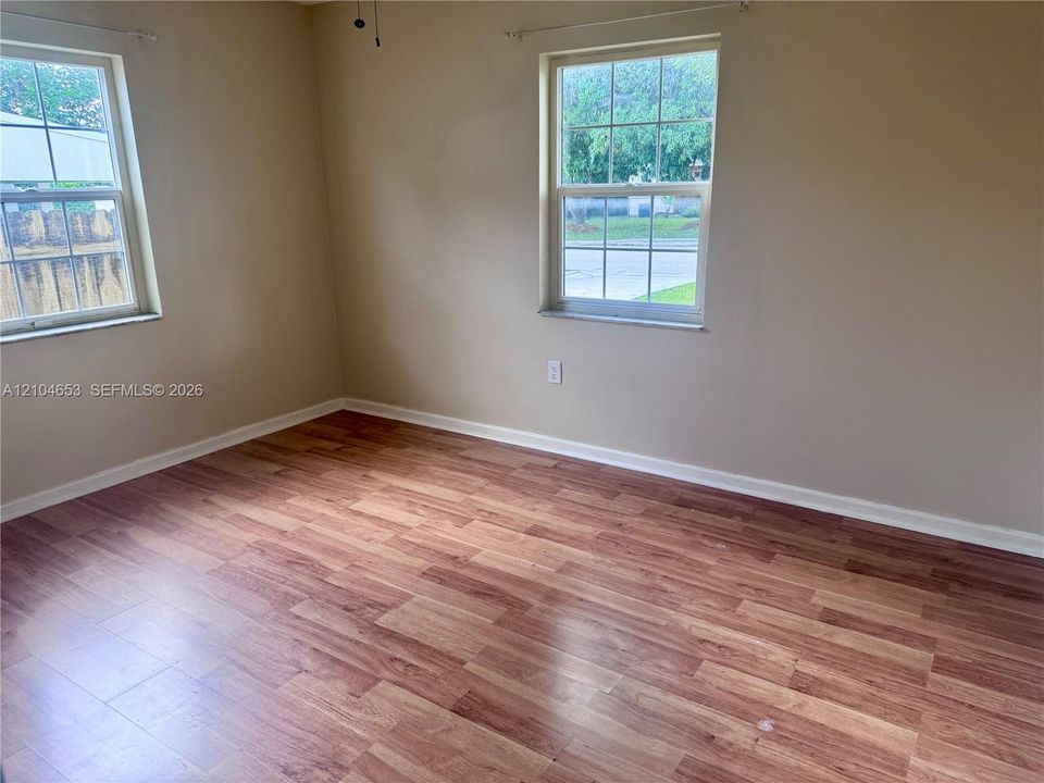 В аренду: $2,800 (2 спален, 2 ванн, 1280 Квадратных фут)