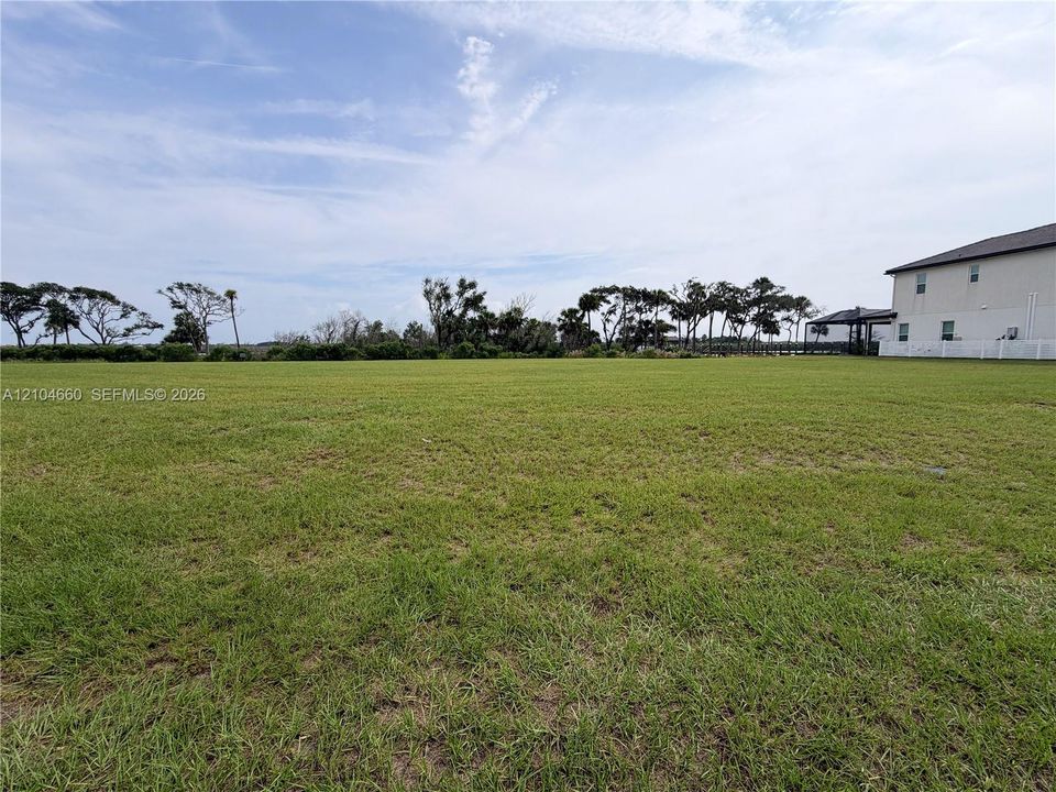 На продажу: $439,000 (0.15 acres)