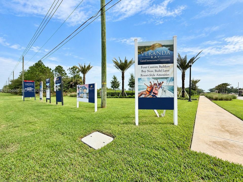 На продажу: $439,000 (0.15 acres)