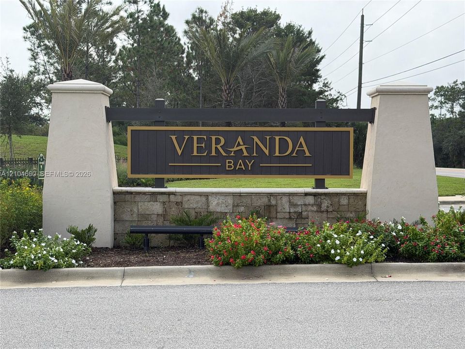 На продажу: $439,000 (0.15 acres)