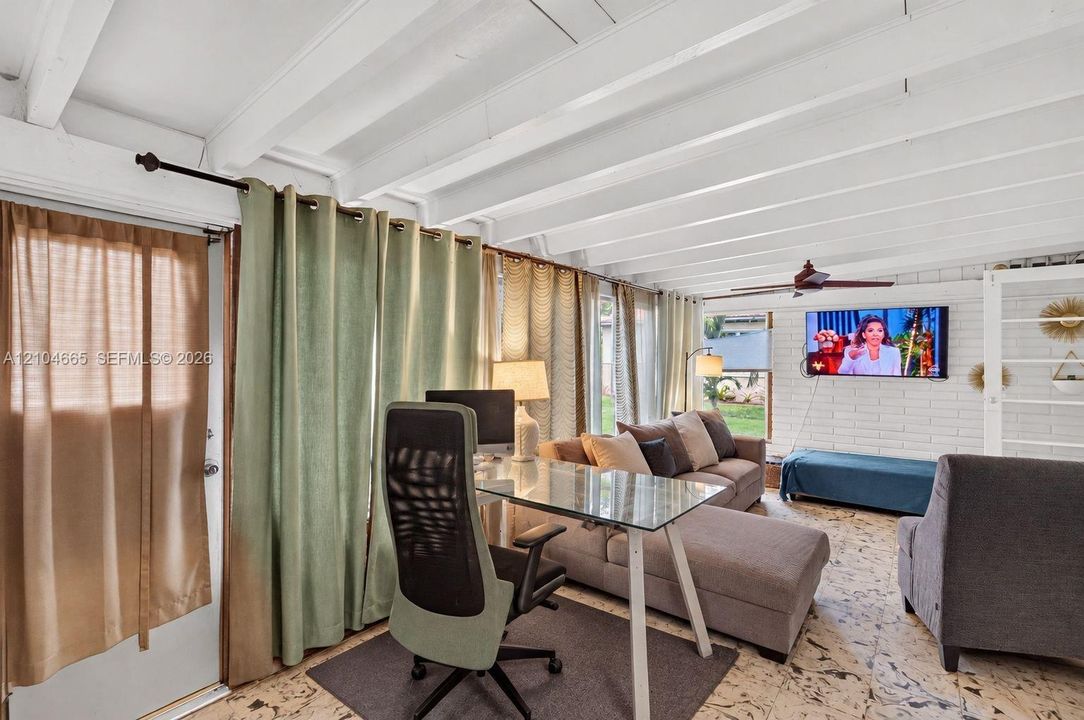 На продажу: $895,000 (3 спален, 2 ванн, 1629 Квадратных фут)