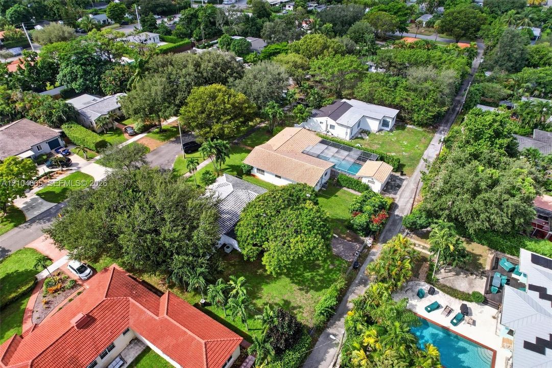На продажу: $895,000 (3 спален, 2 ванн, 1629 Квадратных фут)