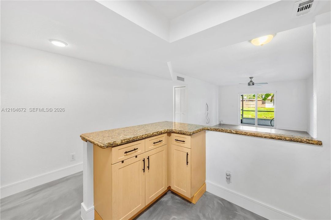 В аренду: $2,800 (3 спален, 2 ванн, 1390 Квадратных фут)