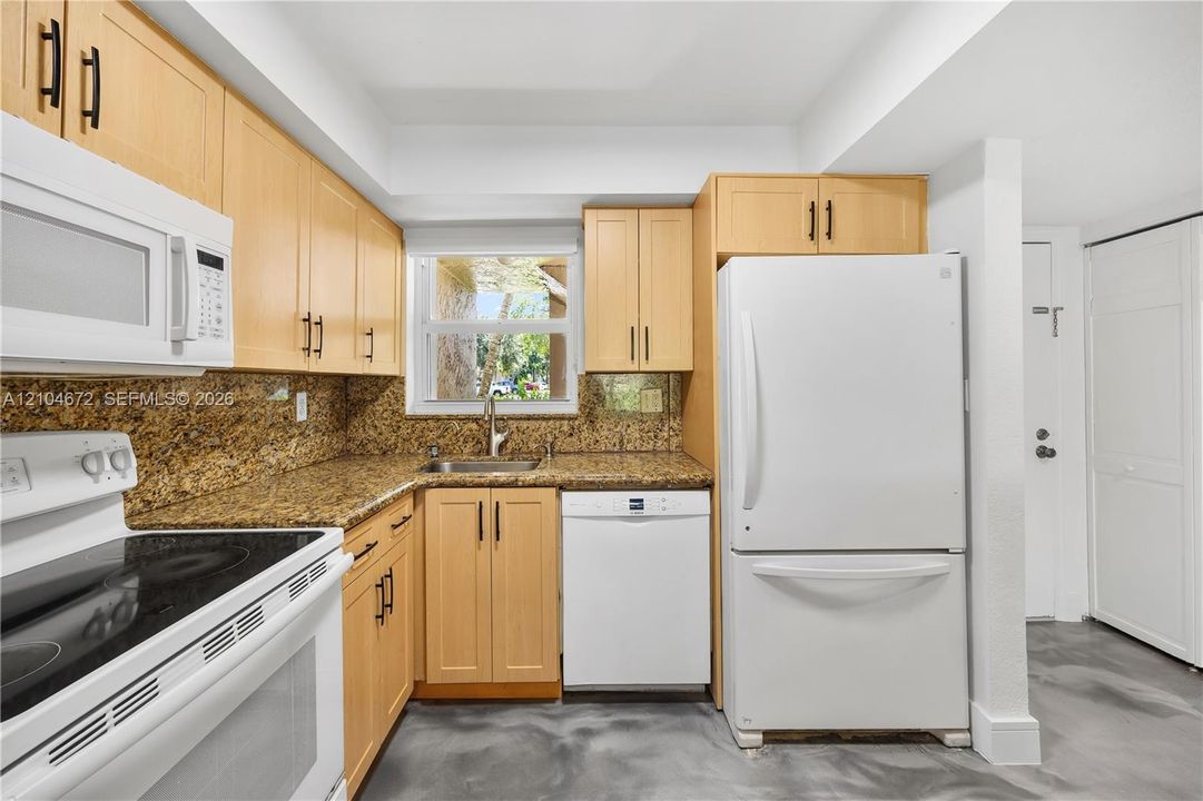 В аренду: $2,800 (3 спален, 2 ванн, 1390 Квадратных фут)