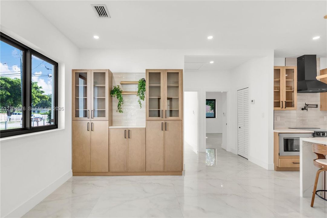 В аренду: $3,300 (2 спален, 2 ванн, 1100 Квадратных фут)