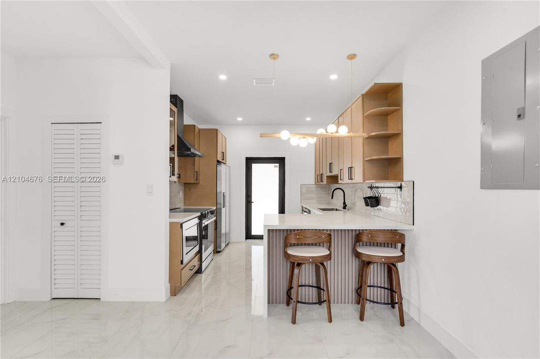 В аренду: $3,300 (2 спален, 2 ванн, 1100 Квадратных фут)