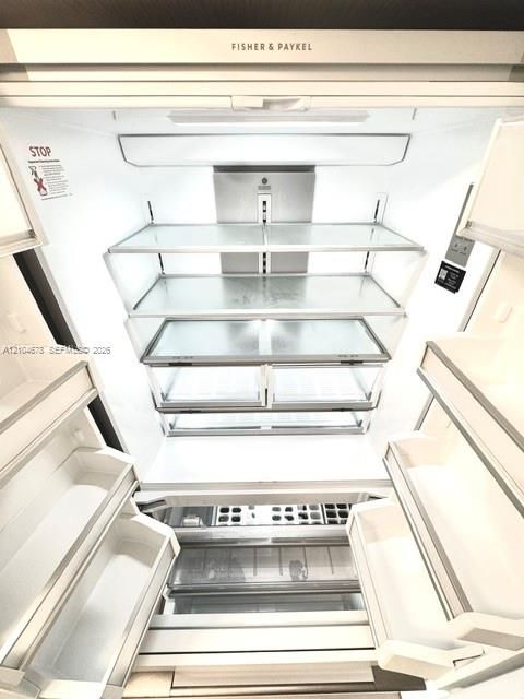 For Rent: $2,100 (0 beds, 1 baths, 580 Square Feet)