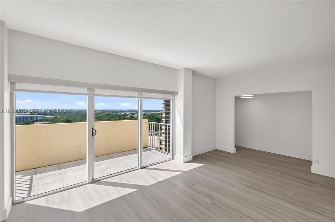 For Rent: $2,100 (0 beds, 1 baths, 580 Square Feet)