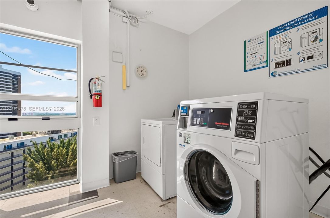 For Rent: $2,100 (0 beds, 1 baths, 580 Square Feet)