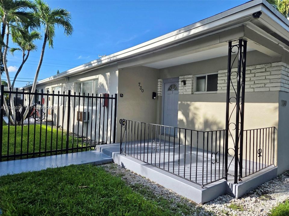 For Rent: $2,300 (2 beds, 2 baths, 2464 Square Feet)