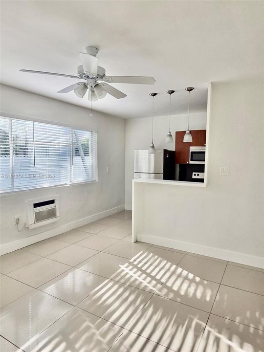 For Rent: $2,300 (2 beds, 2 baths, 2464 Square Feet)