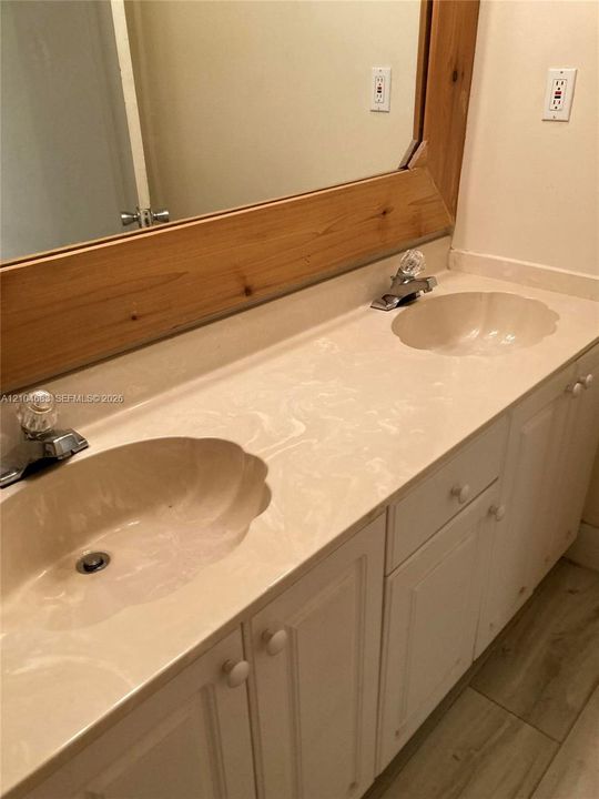 В аренду: $2,895 (2 спален, 2 ванн, 1632 Квадратных фут)