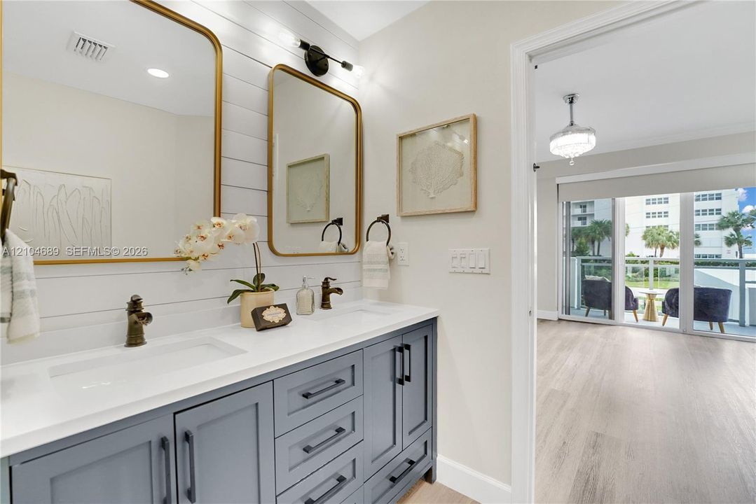 En Venta: $649,000 (2 camas, 2 baños, 1209 Pies cuadrados)