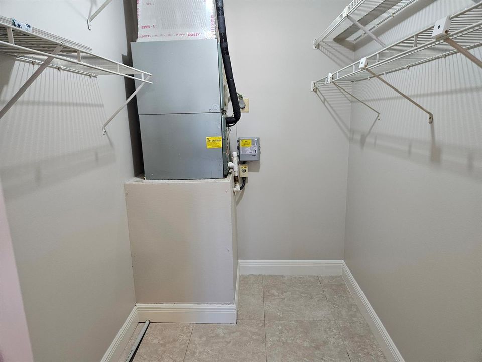Walk in closet