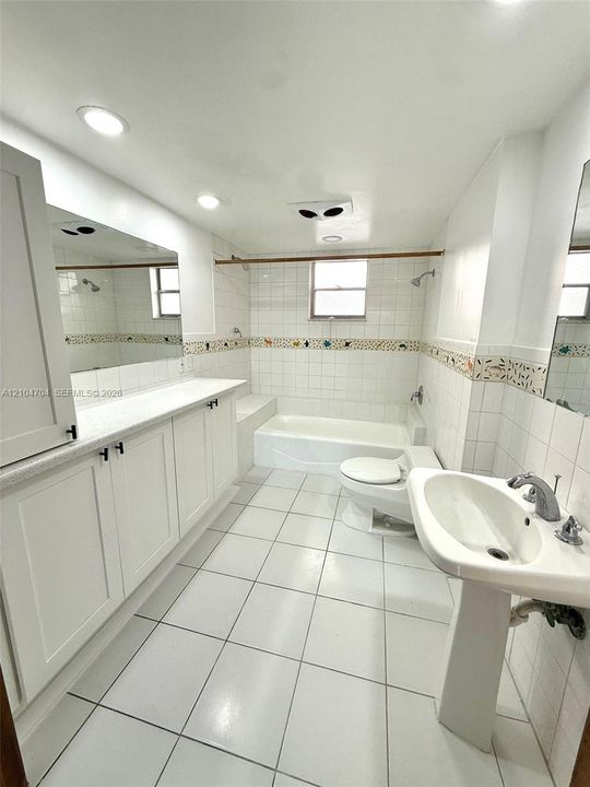 В аренду: $1,700 (1 спален, 1 ванн, 800 Квадратных фут)