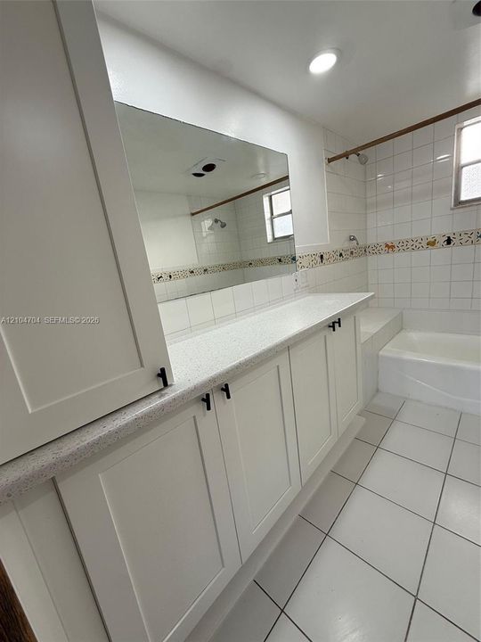 В аренду: $1,700 (1 спален, 1 ванн, 800 Квадратных фут)