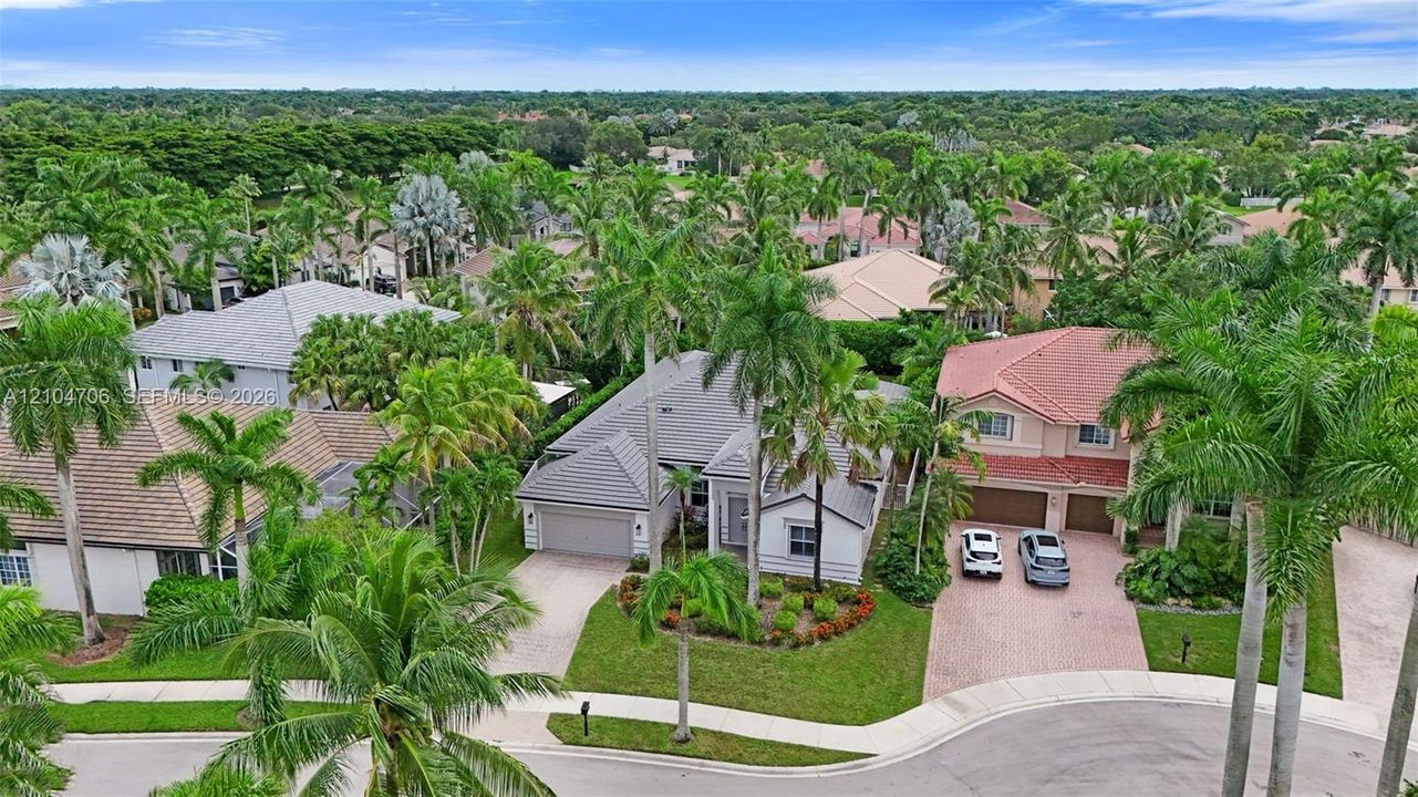 For Sale: $1,300,000 (5 beds, 3 baths, 3033 Square Feet)