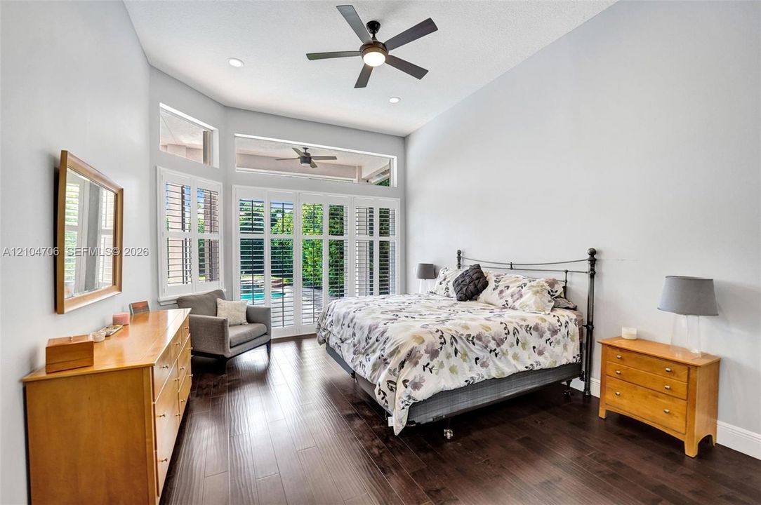 For Sale: $1,300,000 (5 beds, 3 baths, 3033 Square Feet)