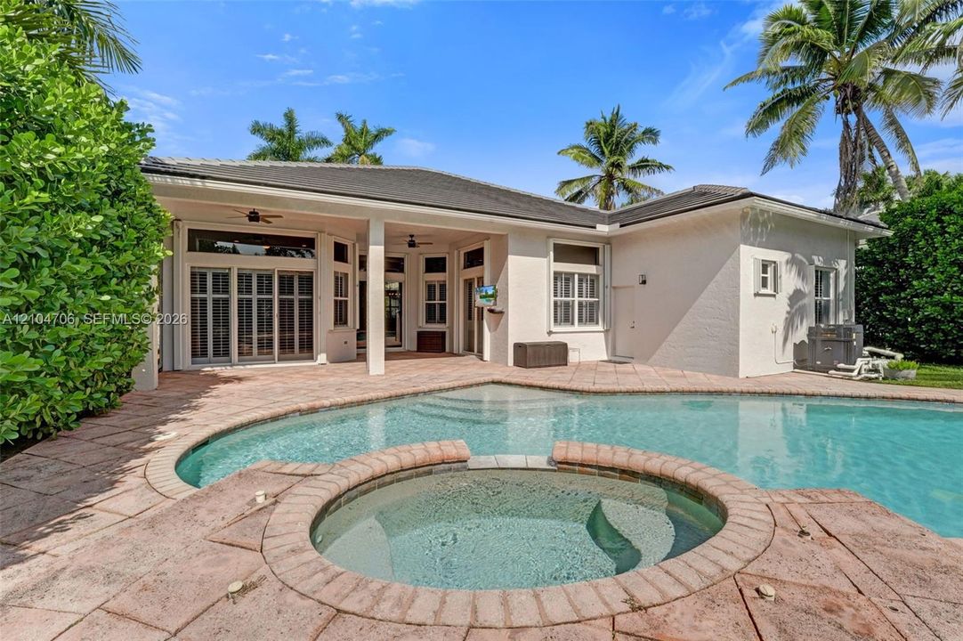For Sale: $1,300,000 (5 beds, 3 baths, 3033 Square Feet)