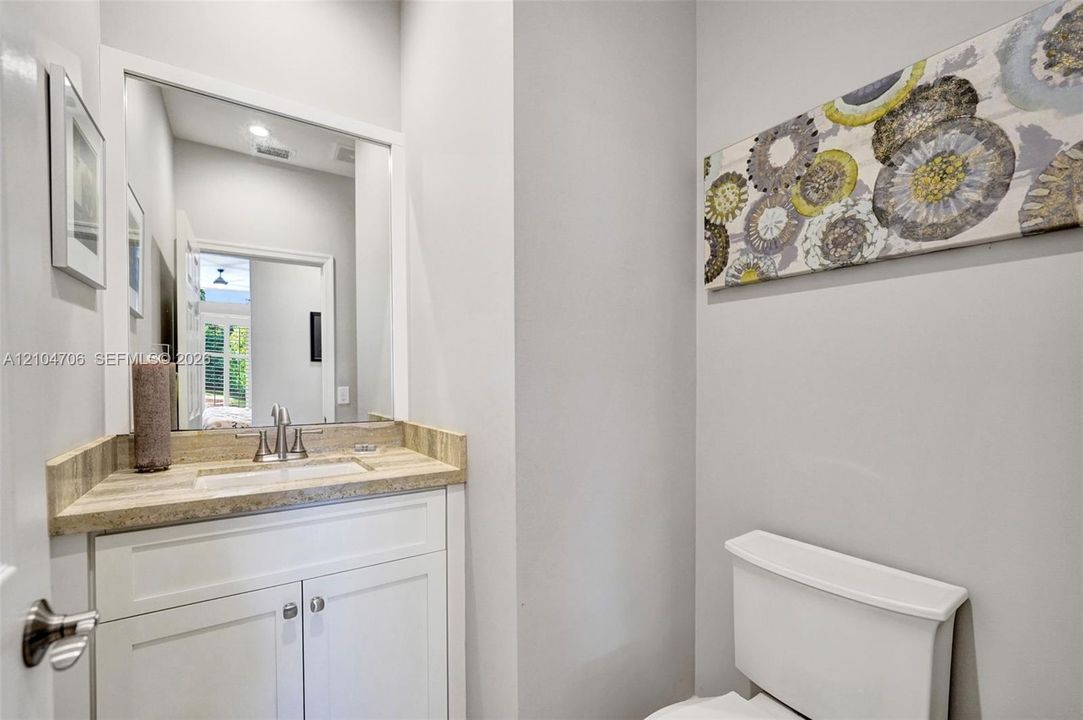 1/2 Bath